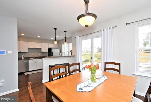 32 SKYVIEW WAY, Newtown, PA 18940