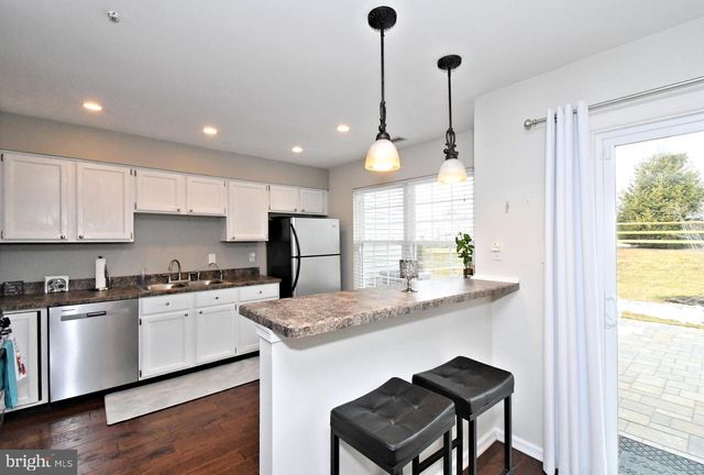 32 SKYVIEW WAY, Newtown, PA 18940