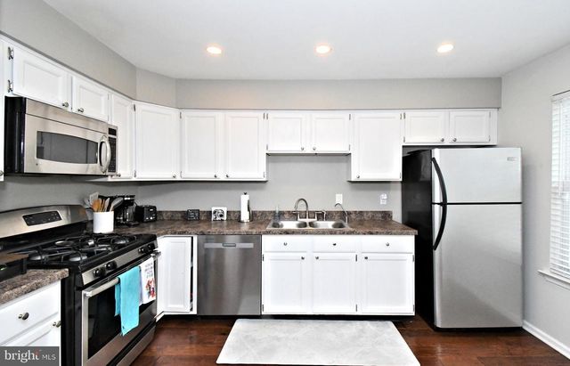 32 SKYVIEW WAY, Newtown, PA 18940