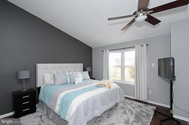 32 SKYVIEW WAY, Newtown, PA 18940