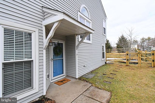 32 SKYVIEW WAY, Newtown, PA 18940