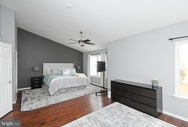 32 SKYVIEW WAY, Newtown, PA 18940