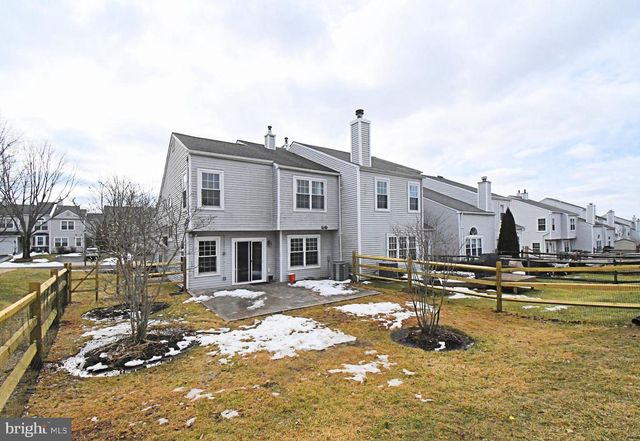 32 SKYVIEW WAY, Newtown, PA 18940