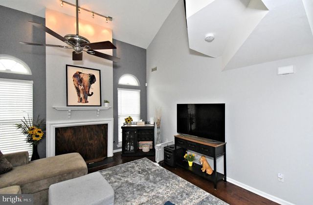 32 SKYVIEW WAY, Newtown, PA 18940