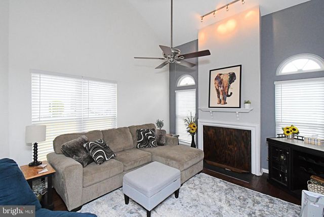 32 SKYVIEW WAY, Newtown, PA 18940