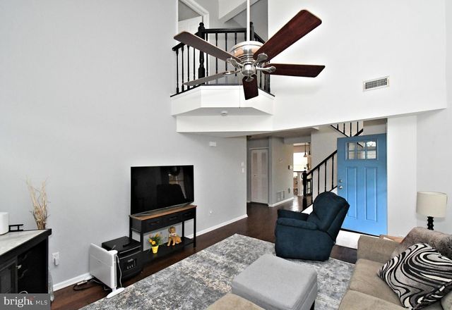 32 SKYVIEW WAY, Newtown, PA 18940