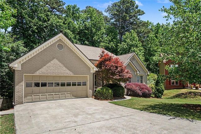 977 Sunny Glenn Court, Lawrenceville, GA 30043