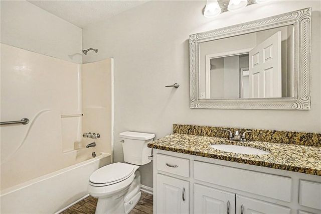 977 Sunny Glenn Court, Lawrenceville, GA 30043