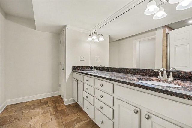 977 Sunny Glenn Court, Lawrenceville, GA 30043