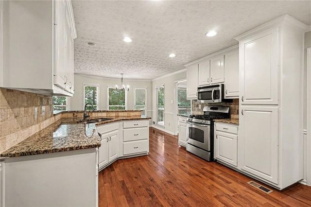 977 Sunny Glenn Court, Lawrenceville, GA 30043