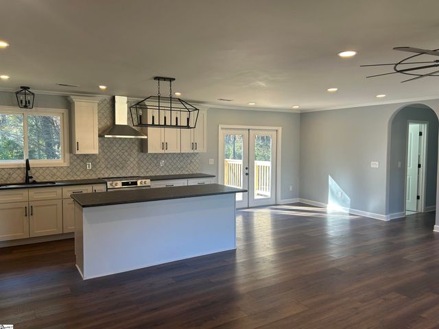 226 Lakewood Drive, Clinton, SC 29325