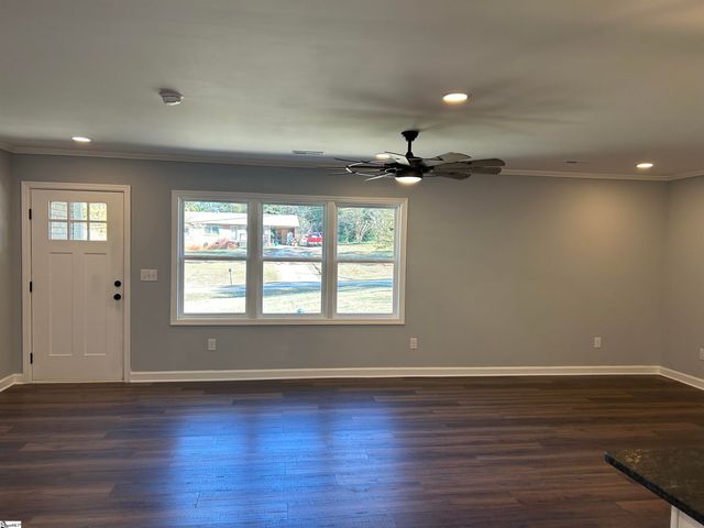 226 Lakewood Drive, Clinton, SC 29325