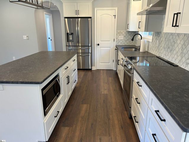 226 Lakewood Drive, Clinton, SC 29325