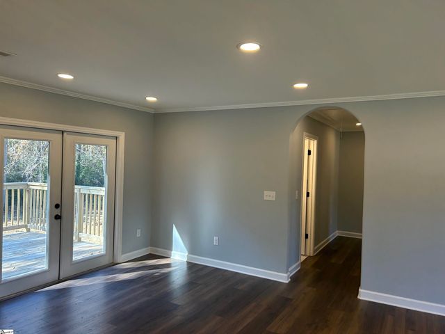 226 Lakewood Drive, Clinton, SC 29325