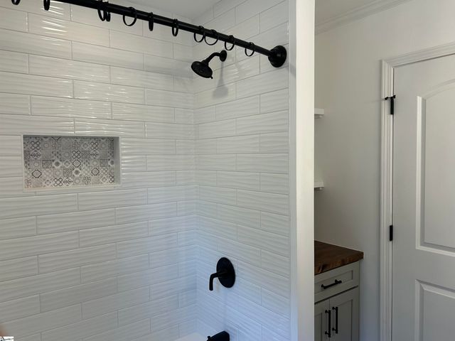 226 Lakewood Drive, Clinton, SC 29325