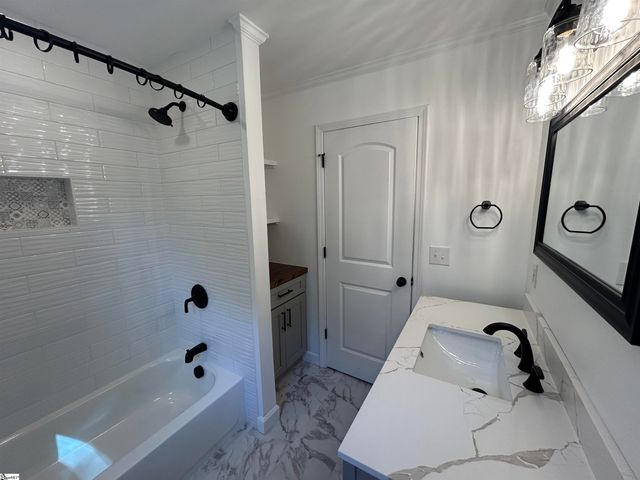 226 Lakewood Drive, Clinton, SC 29325