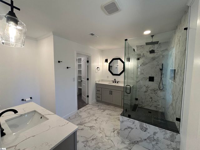 226 Lakewood Drive, Clinton, SC 29325