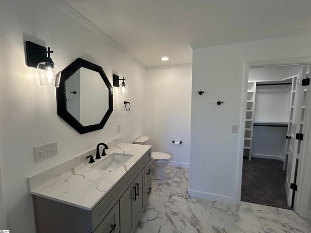 226 Lakewood Drive, Clinton, SC 29325