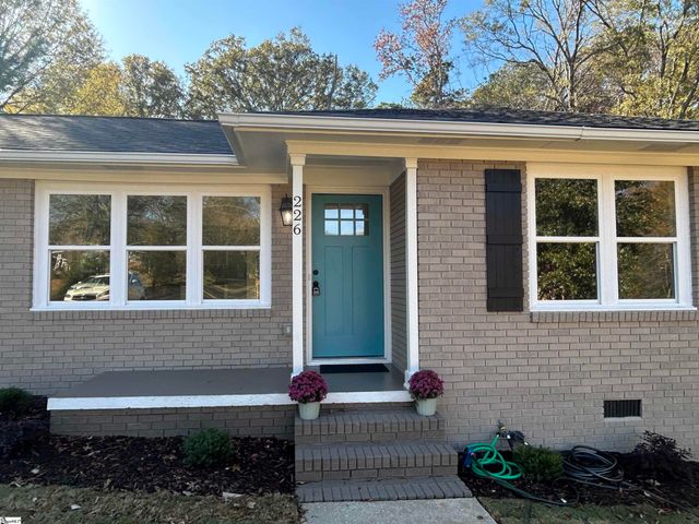 226 Lakewood Drive, Clinton, SC 29325