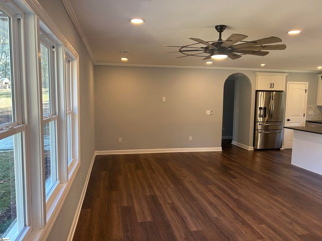 226 Lakewood Drive, Clinton, SC 29325