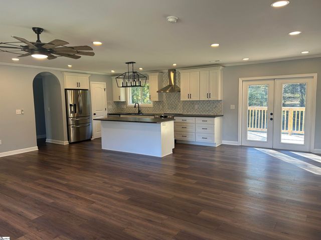 226 Lakewood Drive, Clinton, SC 29325