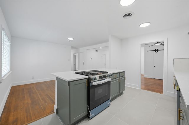 2251 Hartline Drive, Dallas, TX 75228