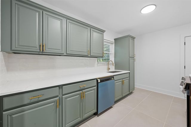 2251 Hartline Drive, Dallas, TX 75228