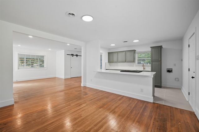 2251 Hartline Drive, Dallas, TX 75228