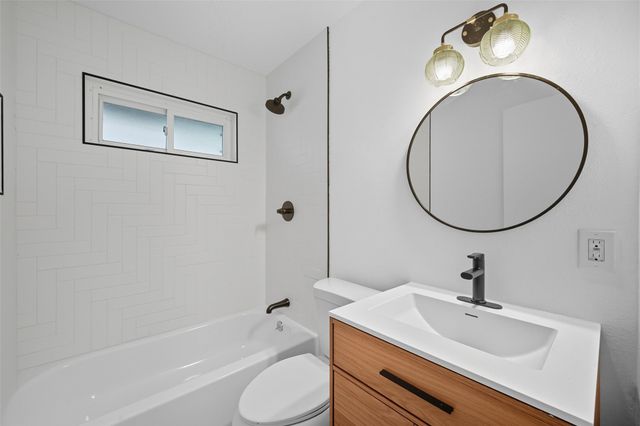 2251 Hartline Drive, Dallas, TX 75228