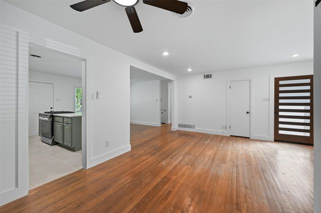 2251 Hartline Drive, Dallas, TX 75228