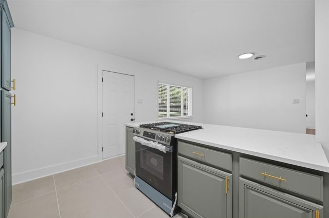 2251 Hartline Drive, Dallas, TX 75228