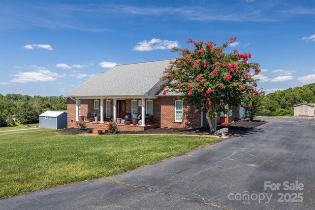 2553 Genes Loop, Morganton, NC 28655