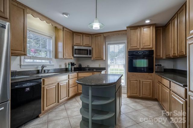 2553 Genes Loop, Morganton, NC 28655