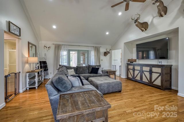 2553 Genes Loop, Morganton, NC 28655