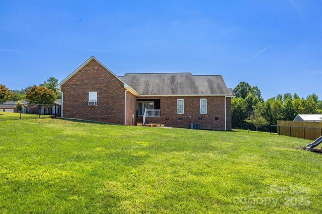 2553 Genes Loop, Morganton, NC 28655
