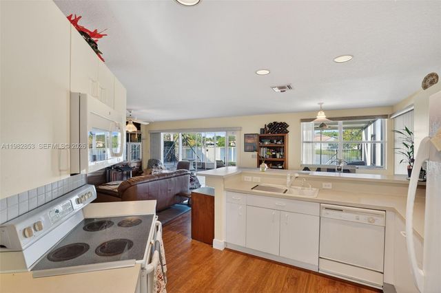 16419 Sapphire Pl, Weston, FL 33331