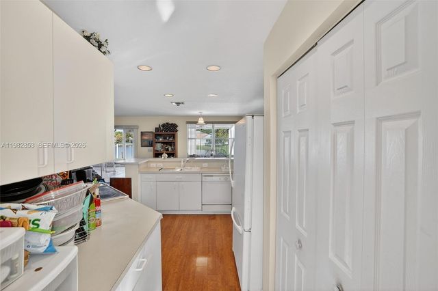 16419 Sapphire Pl, Weston, FL 33331