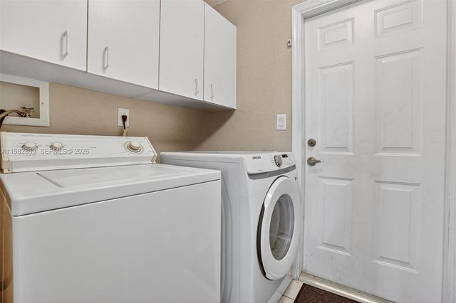 16419 Sapphire Pl, Weston, FL 33331