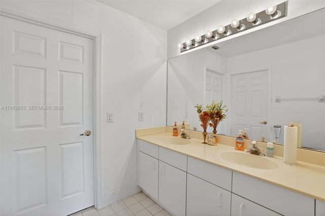 16419 Sapphire Pl, Weston, FL 33331