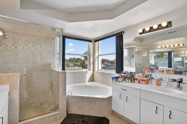 16419 Sapphire Pl, Weston, FL 33331