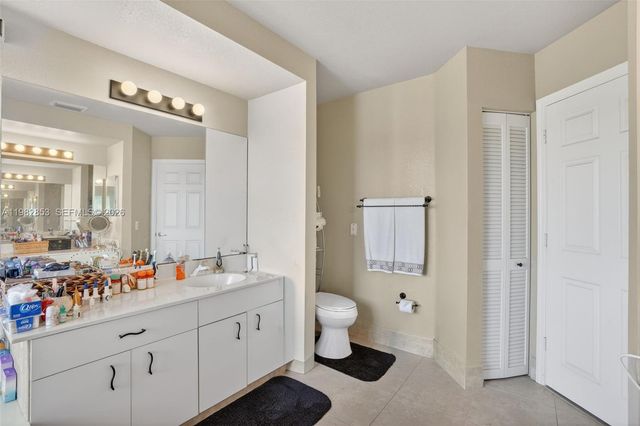 16419 Sapphire Pl, Weston, FL 33331