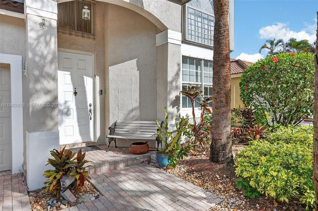 16419 Sapphire Pl, Weston, FL 33331