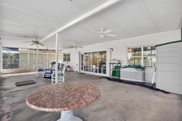 16419 Sapphire Pl, Weston, FL 33331