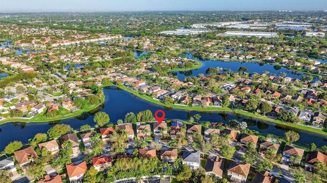 16419 Sapphire Pl, Weston, FL 33331