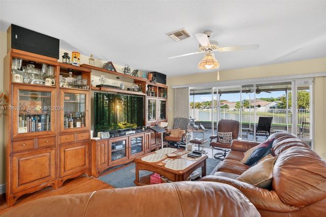 16419 Sapphire Pl, Weston, FL 33331