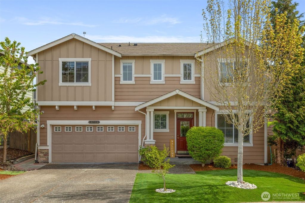 19728 77th Place NE, Kenmore, WA 98028