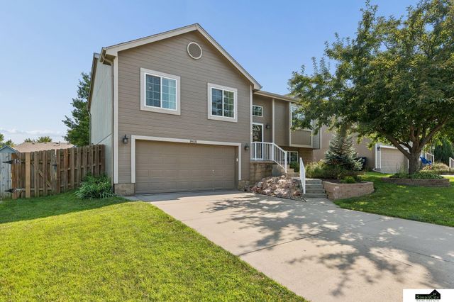 14631 Kansas Avenue, Omaha, NE 68116