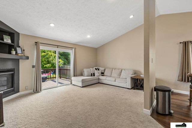14631 Kansas Avenue, Omaha, NE 68116