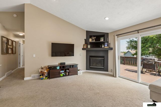 14631 Kansas Avenue, Omaha, NE 68116