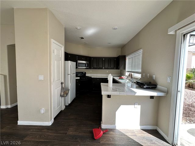 7873 Blue Brook Drive, Las Vegas, NV 89147